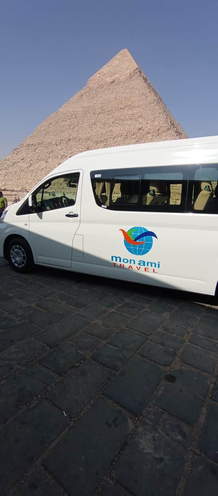 ليموزين مطار القاهرة | إيجار تويوتا هايس الشكل الجديد 13 راكب VIP